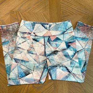 EVCR Evolution and Creation pastel geometric print capri leggings